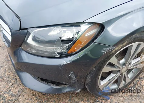 2015 Mercedes-Benz C 300 из США, поврежденный, VIN 55SWF4JB0FU055962